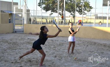 Olímpia oferece aulas de Beach Tennis gratuitas para crianças e jovens no Complexo Esportivo