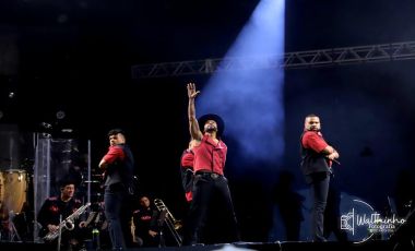 Feijoada Samaúma 12 anos com shows de Alexandre Pires e Péricles