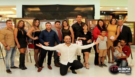 Plaza Avenida Shopping comemora Dia dos Namorados com a exposição “Eu Te Convido a Amar”