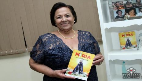 Lançamento do Livro Maria em Minha Vida escrito por Helena Pereira 