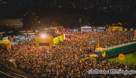 Bloco Califórnia permite folia de menores acompanhados por pais ou responsável 