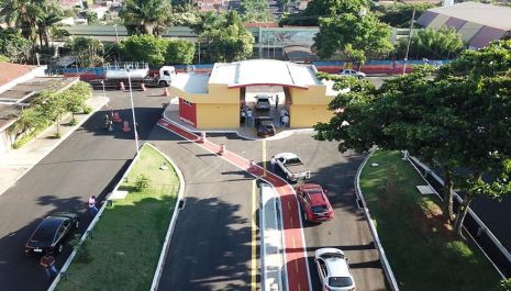 Saúde reativa drive-thru para vacinar população contra a gripe