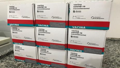 VACINA SIM! Saúde reforça segurança da vacina AstraZeneca e importância do público prioritário se imunizar