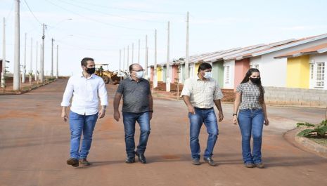Prefeito vistoria obras da CDHU e do distrito industrial de Ribeiro dos Santos