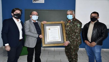 Tiro de Guerra de Olímpia recebe a visita de General do Exército