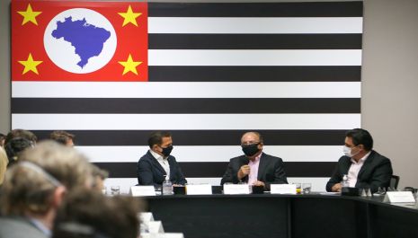 Prefeito Fernando e Trade Turístico discutem melhorias para a cidade com Governador João Doria
