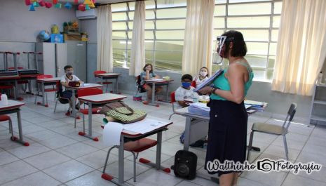 Escolas municipais retomarão com capacidade total a partir da próxima semana
