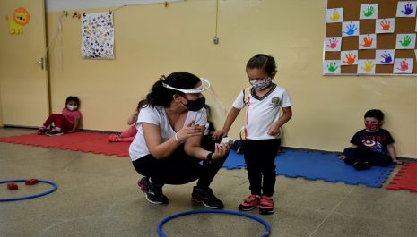 Aulas presenciais na rede municipal com capacidade total registram mais de 90% de adesão dos alunos