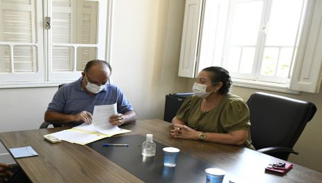 Prefeitura assina termo de cessão de sala para Narcóticos Anônimos