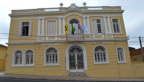 Prefeito propõe reajuste de 14,5% para servidores e aumento de 20% no Auxílio Alimentação