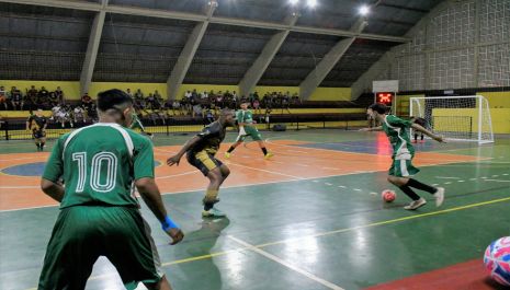 I Copa de Futsal de Olímpia começa com apresentação das equipes e dois jogos da competição