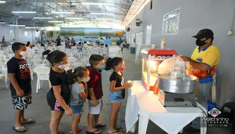 Dia ‘C’ da vacinação imuniza centenas de crianças com programação especial de incentivo