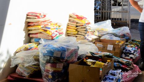 Entidades assistenciais de Olímpia recebem toneladas de alimentos do ‘Futebol da Estrelas’