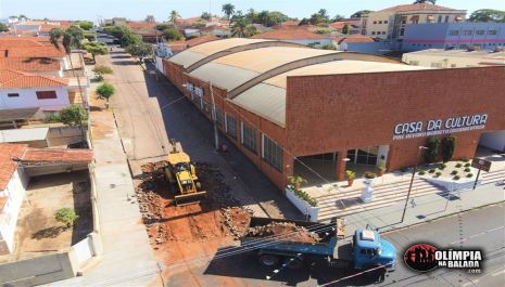 Prefeitura inicia nova etapa do projeto de retirada dos paralelepípedos em mais 15 ruas da cidade