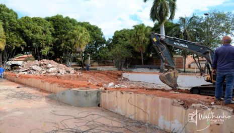 Antigo Banespol começa a ser transformado em Centro Esportivo e Aquático para uso da população