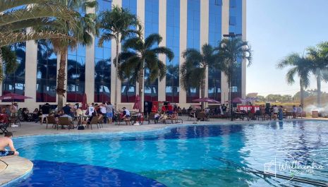Barretos Park Hotel adota conceito de churrasco gourmet ao lado de piscinas