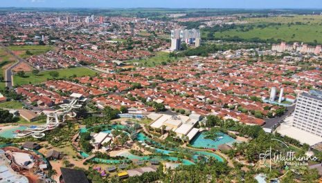 Alta temporada aquece economia e movimenta a geração de emprego na hotelaria de Olímpia