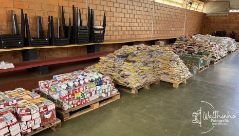 Entrada solidária arrecada cerca de 10 toneladas de alimentos em show de encerramento do Olímpia Rodeo Music