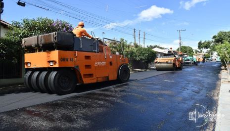 Cerca de 60 ruas e avenidas em diversos bairros de Olímpia e dos distritos recebem novo asfalto