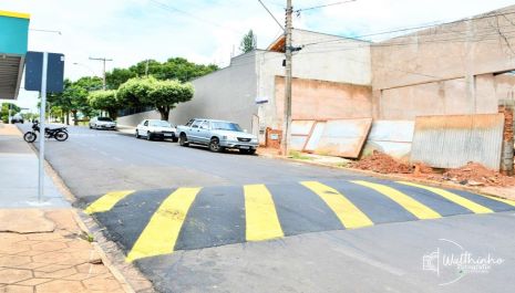 Prefeitura instala novas lombofaixas e redutores de velocidade para melhorar a Segurança do Trânsito