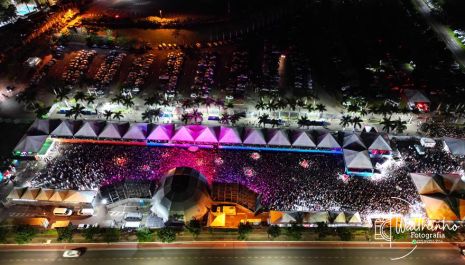 Maior Carnaval de portões abertos do noroeste paulista reúne mais de 60 mil pessoas em Olímpia