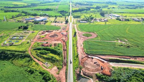 Parque Ecológico com lagos, paisagismo e espaço para lazer e atividades segue em construção na Avenida Benatti