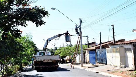 Iluminação de LED começa a ser instalada em novos bairros de Olímpia