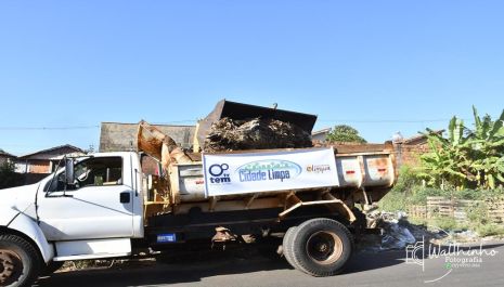 Cidade Limpa já recolheu 200 caminhões de entulhos e avança para novos bairros em Olímpia