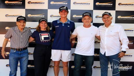  Condumax celebra patrocínio ao tenista olimpiense Victor Hugo