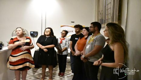 Social entrega certificados de conclusão aos alunos do Curso de Assistente de Cabeleireiro
