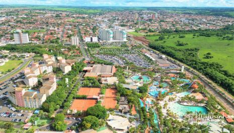 Pesquisa da Decolar aponta Olímpia entre os 20 destinos nacionais com maior procura por hospedagem no feriado