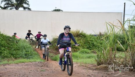 Esporte realiza “Aulão de Ginástica e Pedal das Mulheres” com o tema Outubro Rosa