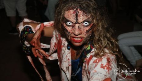 Halloween: zumbis invadem o parque aquático Hot Beach e a Vila Guarani