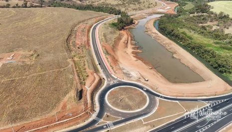 Acesso do novo trevo para a Avenida Benatti é liberado para a passagem de veículos