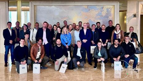 Executivos brasileiros conhecem o futuro da hotelaria na China Grupo Hot Beach foi representado pelo CEO, Sergio Ney Padilha, na visita a fe