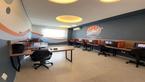 Thermas dos Laranjais entrega sala de informática adaptada à APAE de Olímpia pelo projeto Thermas Social
