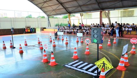 Circuito interativo nas escolas municipais e ações educativas nas ruas integram Semana Nacional do Trânsito em Olímpia