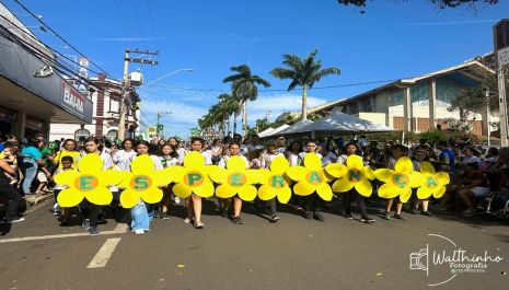 Ato cívico e desfile reúnem milhares de pessoas e marcam comemorações da Independência do Brasil em Olímpia